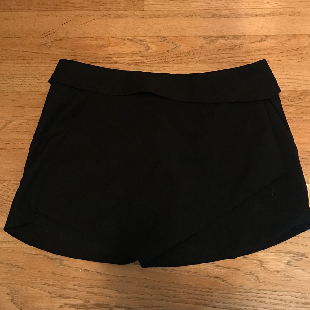 Aritzia Envelope Skirt Black Size 8